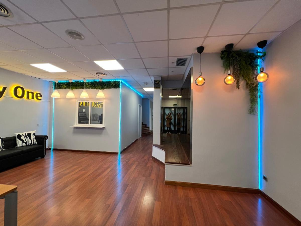 Hostel Thirty One Мадрид Экстерьер фото