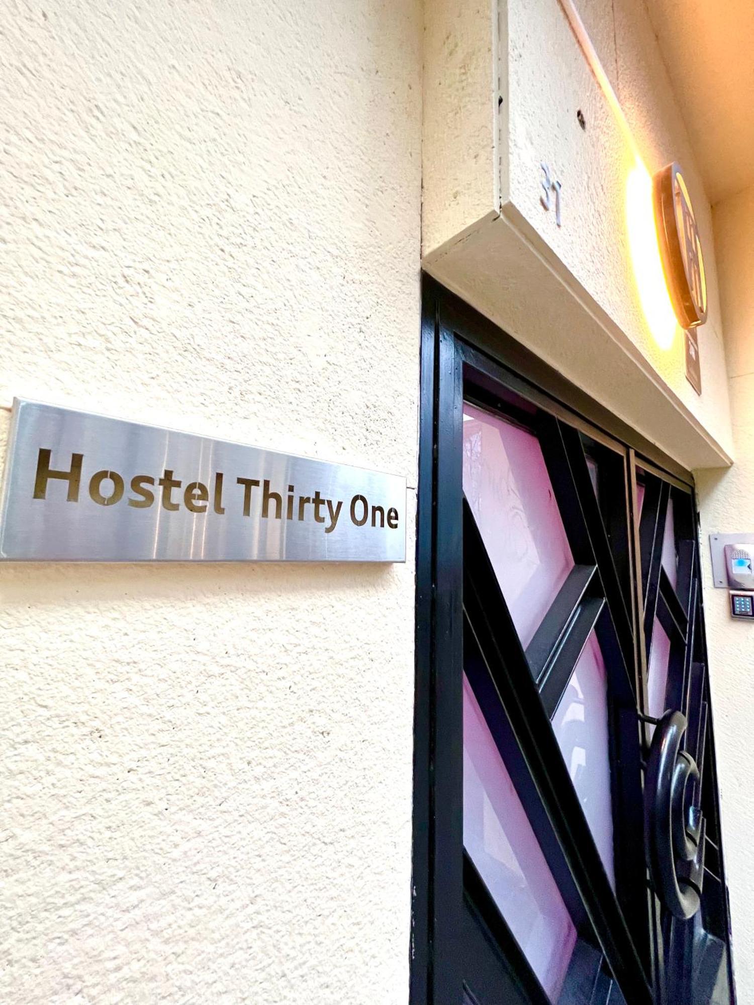 Hostel Thirty One Мадрид Экстерьер фото