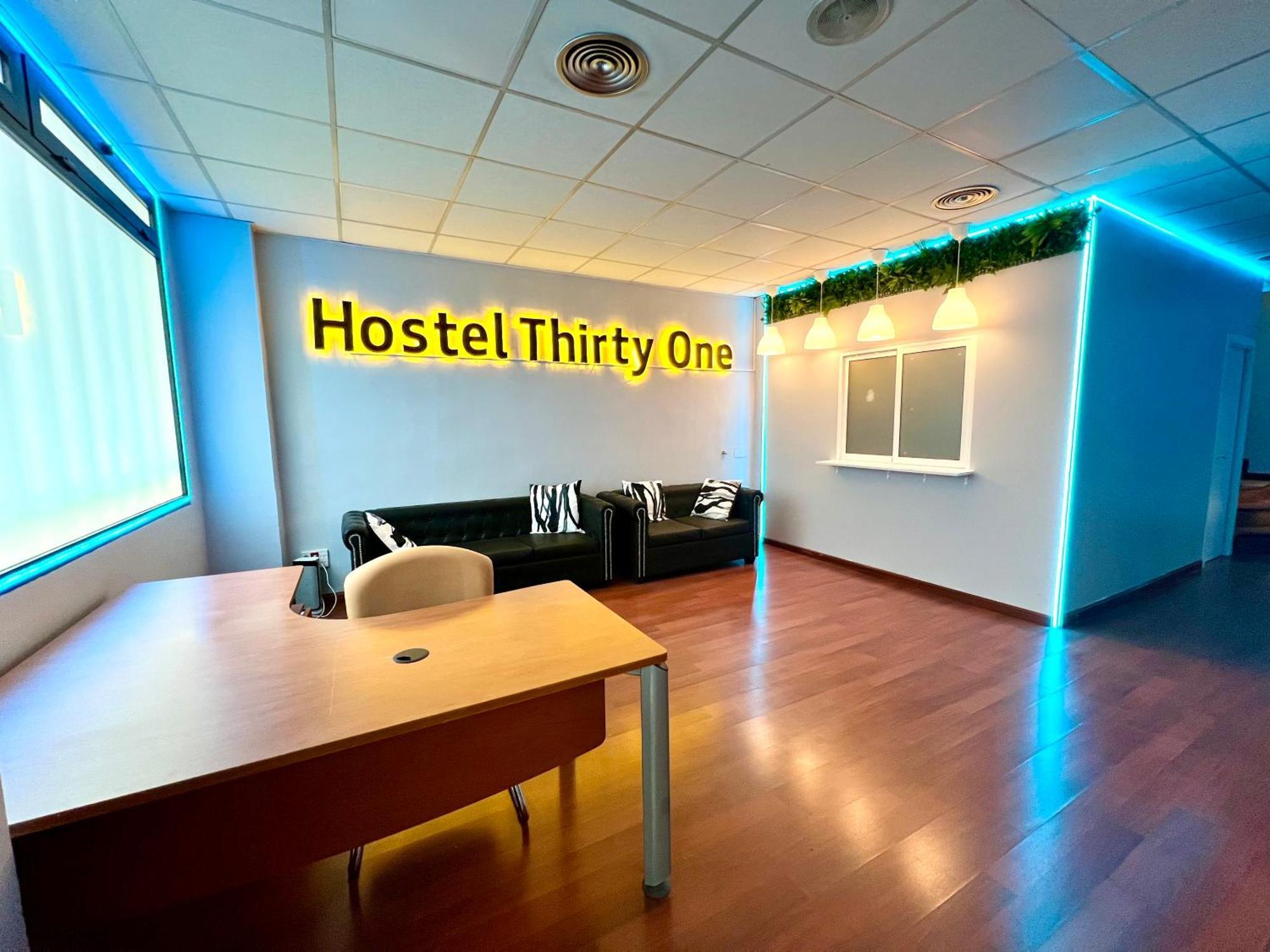Hostel Thirty One Мадрид Экстерьер фото